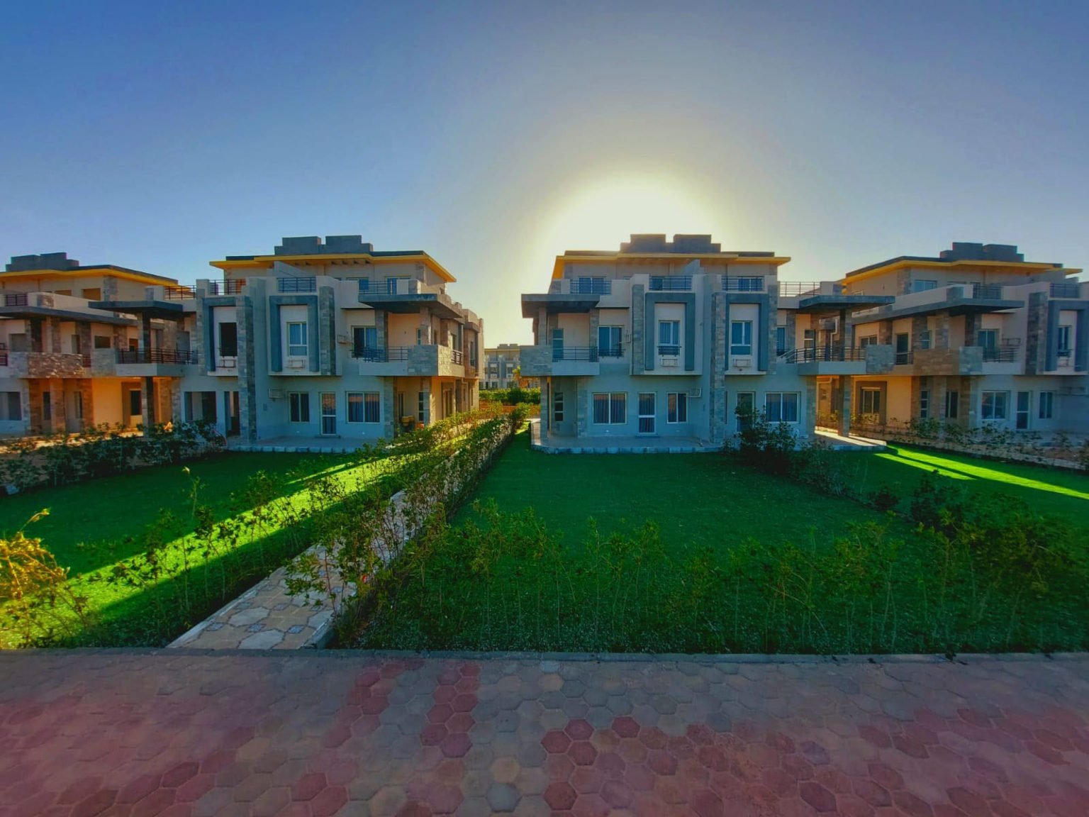 شاليهات في الساحل إستلام فوري وبعد سنتين (الساحل الشمالي)